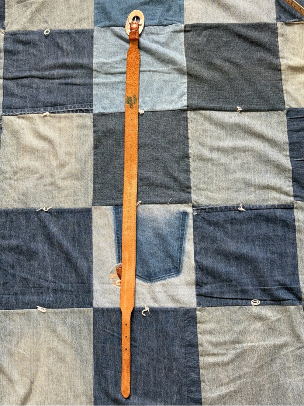 VTG Leather Concho silver toned buckle Liz Claiborne Belt size M - Picture 8 of 8